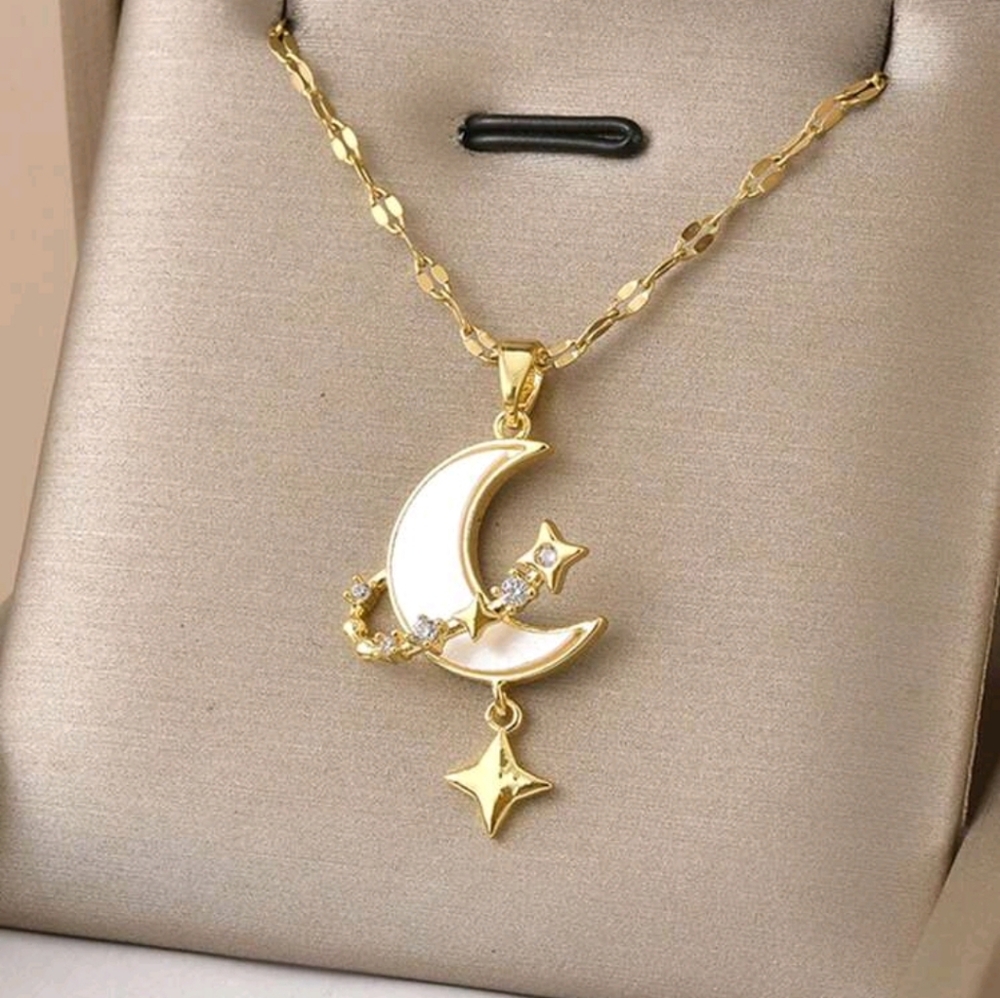 BRAND NEW ** Elegant You Hung The Moon & Stars Pendant Necklace
